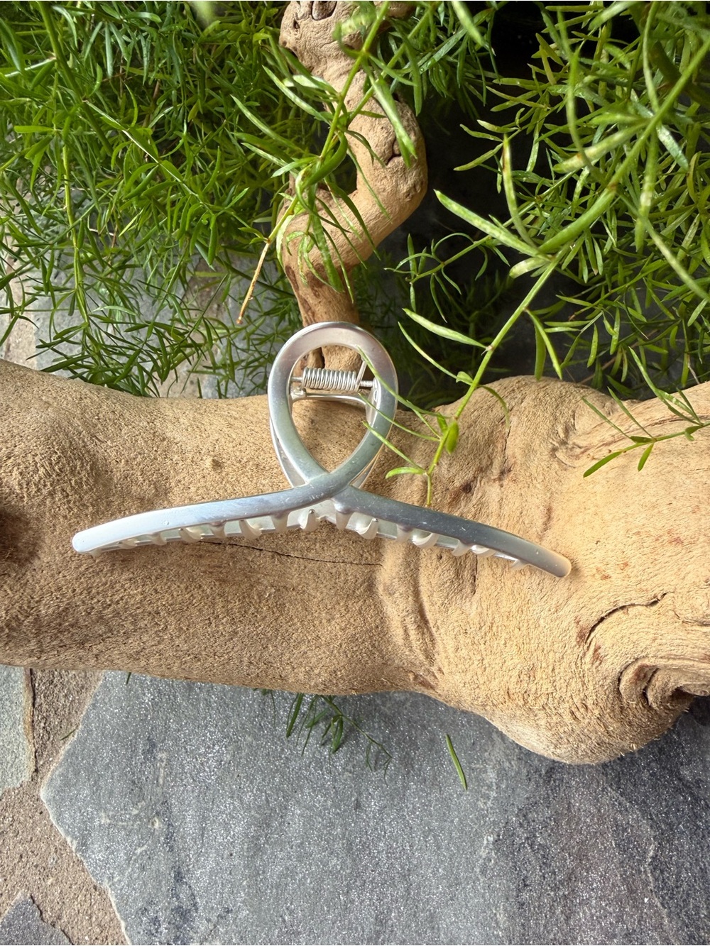 New🌟Free People-Matte Silver Loop Hair Claw Clip